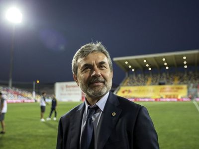 Son Dakika: Ünlü Futbol Yorumcusu Duyurdu Aykut Kocaman Fenerbahçe'ye mi Geliyor?