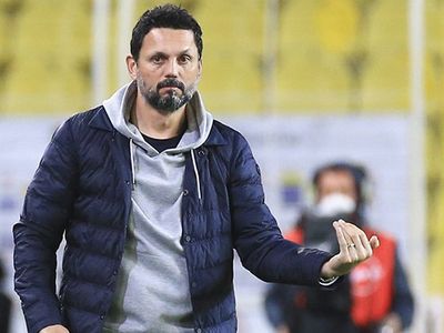 Fenerbahçe'de Erol Bulut İle Yollar Ayrıldı