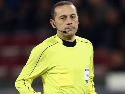 FIFA Kokartlı Hakemimiz Cüneyt Çakır Kimdir?