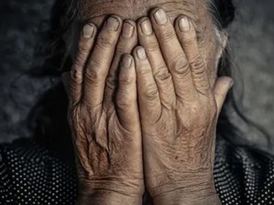 Pakistan'da 300 yaşında olan kadın görenleri hayrete düşürdü