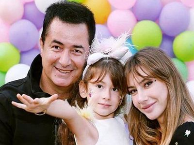 Şeyma Subaşı Survivor başlayınca soluğu Dominik'te aldı: Acun Ilıcalı ile barıştık pozları sosyal medyayı karıştırdı!