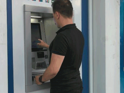 Bursalı Genç ATM'de 18 Bin Lira Buldu