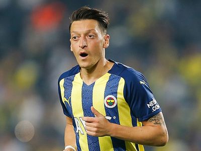 Fenerbahçeli Mesut Özil'i Endonezya'dan Transfer Etmek İstiyorlar!