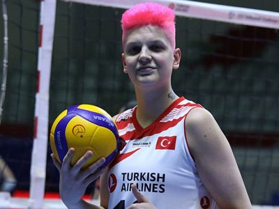 Ebrar Karakurt’un eski sevgilisi gelen mesajlarına dayanamadı! Soluğu mahkemede aldı