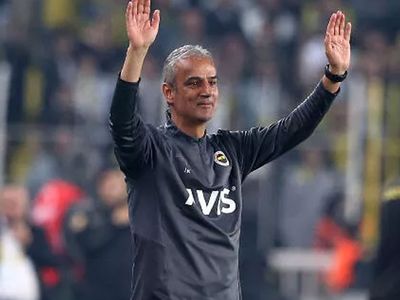 Fenerbahçe ile yolları ayrılan Teknik Direktör İsmail Kartal'ı, Süper Lig ekiplerinden Kayserispor takımın başına getirmek istiyor!