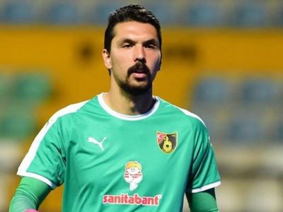 Süper Lig'e yükselen İstanbulspor'un kalecisi Alperen Uysal, Antalyaspor'a transfer oldu!