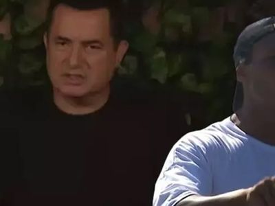 Yarışmacı elindekini fırlatınca olanlar oldu Murat Ceylan bağırdı Acun Ilıcalı tepki gösterdi! Survivor 'da yine ortalık karıştı