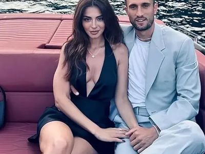 Oyuncu Melisa Aslı Pamuk, futbolcu sevgilisi Yusuf Yazıcı ile sessiz sedasız evlendi!