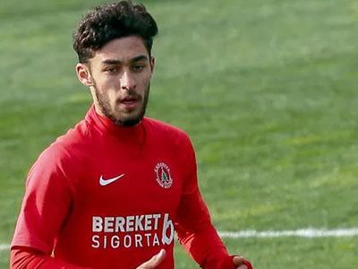 Ümraniyespor Beşiktaş'ın genç futbolcusu Kartal Kayra Yılmaz için resmi transfer teklifinde bulundu!