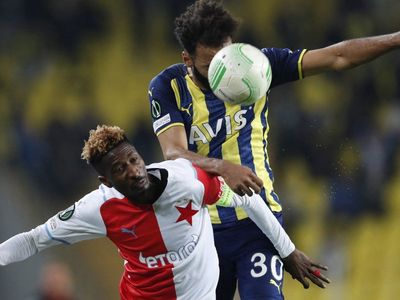 Fenerbahçe Maçında Dikkat Çeken Slavia Praglı Peter Olayinka Hakkında Şaşırtan Gerçek!