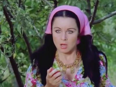 Yeşilçam'ın deniz gözlü kadını Fatma Girik mezarı başında anıldı: Vasiyeti tekrar gündem oldu...