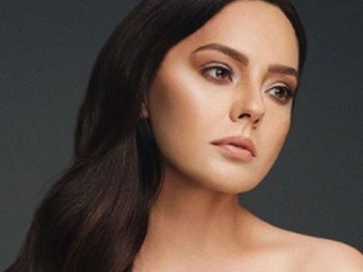 Ebru Gündeş sevenlerini korkuttu! Annesinin vefatından sonra ilk kez sahneye çıkan ünlü isim sahnede zor anlar yaşadı
