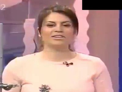 Ünlü sunucu canlı yayın sırasında yere yığıldı!