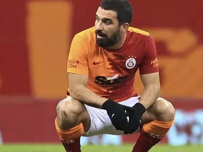 Arda Turan'dan zehir zemberek açıklama! Galatasaray'ın bitik yıldızı ağzına geleni söyledi
