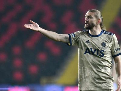 Caner Erkin'in Menajerinden Kadro Dışı Açıklaması!