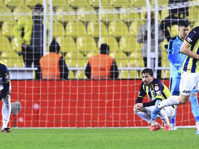 Fenerbahçe'de Ali Koç'un Kongreye Gitmesi İçin İmza Toplanıyor!