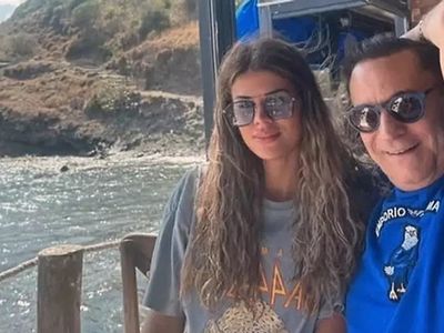 Kendisinden 40 yaş küçük sevgilisiyle ayrılınca depresyona girmişti: Barıştık ama bazı şartları var