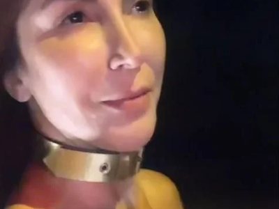 İzmir'de Trafikte Kalan Hande Yener Otostop Çekti
