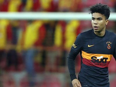 Galatasaray'da Domenec Torrent'in Gelmesiyle Beraber Takımda Gustavo Assunçao'nun Yeri Kritikleşti!