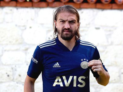 Caner Erkin, Fatih Karagümrük'e Transfer Oluyor!