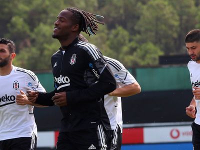 Beşiktaş'a Ajax Maçı Öncesi Sakat Futbolcularından İyi Haber Geldi!