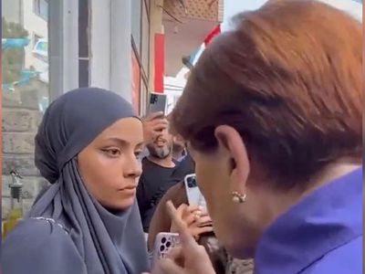 İYİ Parti lideri Meral Akşener gündem oldu! Akşener'e soru sorduğuna pişman olan genç kız gerginlikten arkadaşına sarıldı