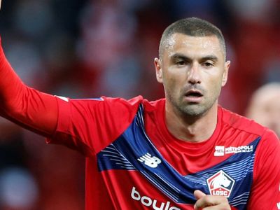 Burak Yılmaz, Eski Takımları Beşiktaş ve Trabzonspor İle İlgili Dikkat Çeken Açıklamalar Yaptı!