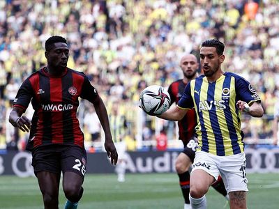 Önder Özen Fenerbahçe - Karagümrük maçının ardından Volkan Demirel hakkında övgü dolu sözler söyledi