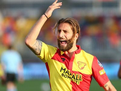 Galatasaray'dan Sürpriz Transfer Hamlesi: Milli Futbolcu Sarı Kırmızılı Takıma Çok Yakın!