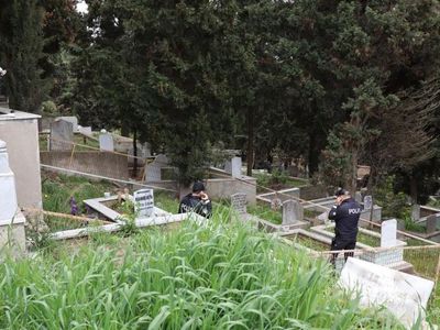 Kocaeli'de Mezarlığı Dua Etmek İçin Gitti, Kayıp Oğlunun Cesedini Buldu