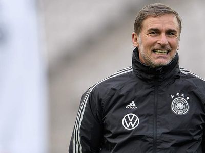 Stefan Kuntz Kimdir?