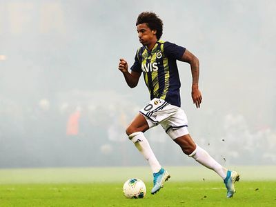 Gustavo Formayı Kaptırdı!