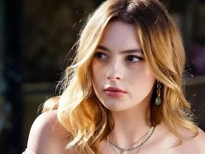 Melis Sezen açıldıkça açıldı! Üstünde ne var ne yok çıkardı