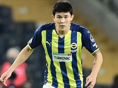 Roma, Fenerbahçe'nin stoperi Kim Min Jae'yi transfer etmek istiyor!