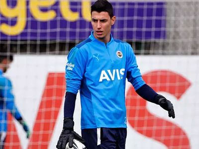 Fenerbahçe'den Benfica'ya transferi gündemde olan Berke Özer hakkında dikkat çeken açıklama!