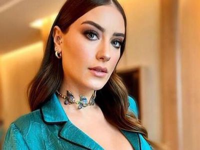 Hazal Kaya kimdir?