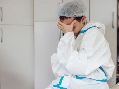 Hindistan'da iki doktor meslektaşlarına tecavüz etti