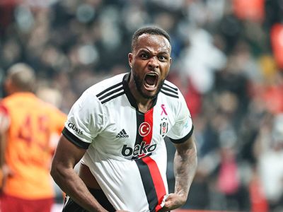 Beşiktaş'ın Yıldızı Cyle Larin Premier Lig'e Transfer Olmaya Sıcak Bakıyor!