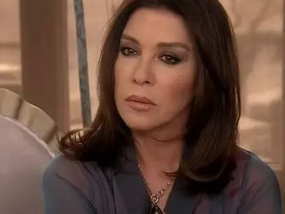Usta oyuncu Nebahat Çehre'den korkutan haber: Apar topar hastaneye kaldırıldı!