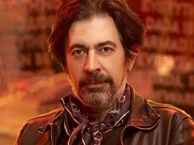 Okan Bayülgen kimdir?