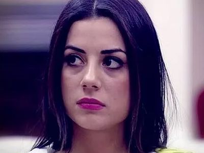 Kısmetse Olur’un Nur’u erkek takipçilerini büyüledi! Yatakta verdiği pozlar dudak uçuklattı ‘Yandı buralar...’