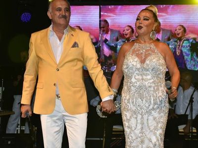 'Hastalanmadan önce oğlumla' dedi ve paylaştı! Safiye Soyman'ın MS hastası oğluyla olan anısı yürekleri dağladı
