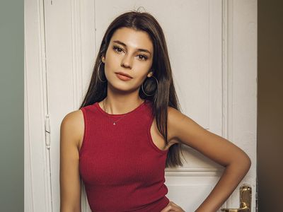 Destan dizisinin yıldız oyuncusu Elif Doğan'ın acı günü! Aldığı haberle kahroldu gözyaşlarına boğuldu