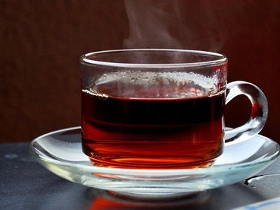 Uzmanlar Uyardı: Sıcak Çay Yemek Borusu Kanseri Riskini 5 Kat Artırıyor!