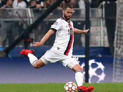 Beşiktaş'ın Yıldız Futbolcusu Miralem Pjanic, Performansıyla Beğenileri Topladı!
