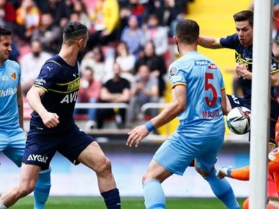 Kayserispor Teknik Direktörü Hikmet Karaman, Fenerbahçe karşısında aldıkları mağlubiyetin ardından açıklamalarda bulundu!