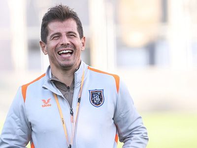 Emre Belözoğlu Başakşehir'de Sergilediği Performansla Fenerbahçe'yi Pişman Etti!