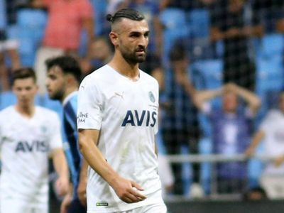 Fenerbahçeli Serdar Dursun'un Köprücük Kemiği Kırıldı!