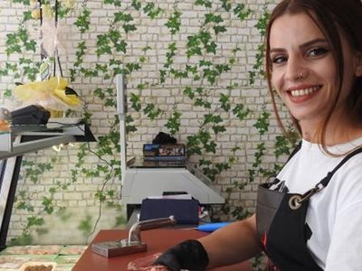 Edirne’de Çıraklık Yapan Kadın Şimdi Kendi Kasap Dükkanını Açtı