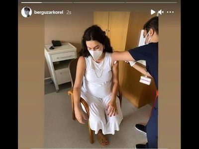 Hamile Olan Bergüzar Korel, Aşı Olduğu Anları Paylaşarak İnsanlara Seslendi